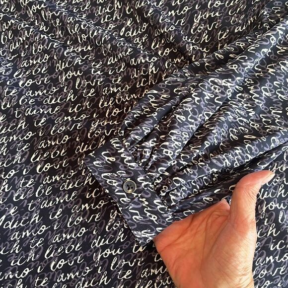 Cabi Te Amo print Blouse Size S Gently used Navy/white - Picture 6 of 7